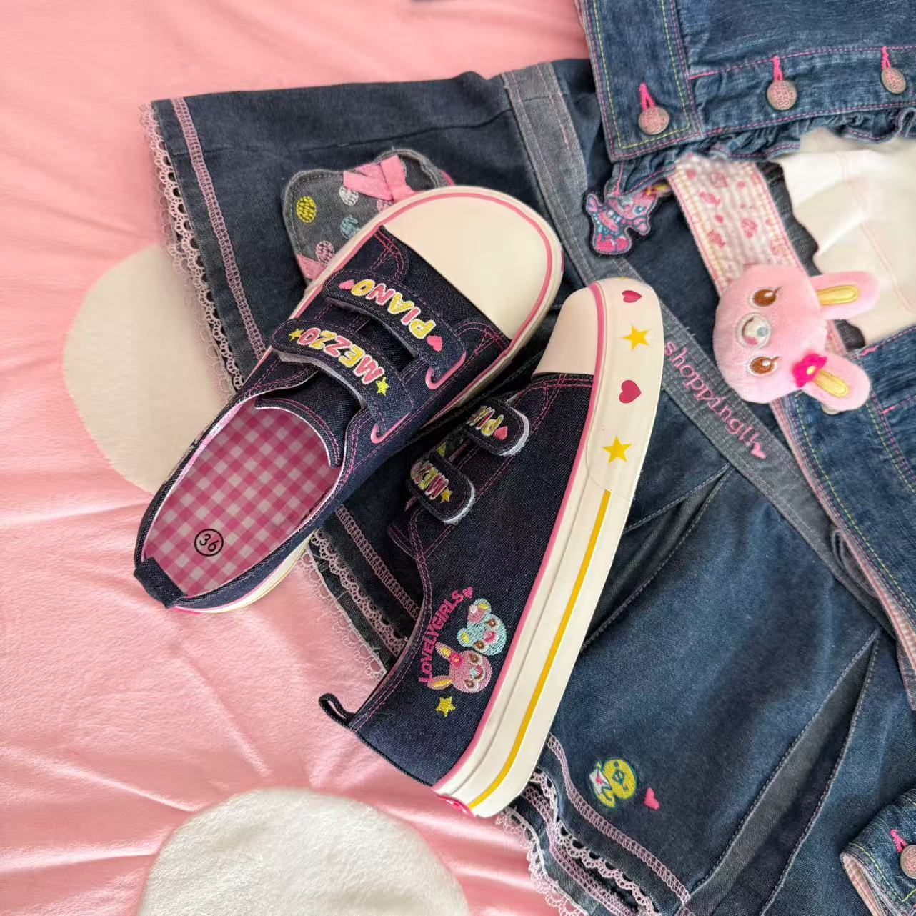 Women Shoes Store - Sepatu Sneakers Bordir Rendah Model Baru