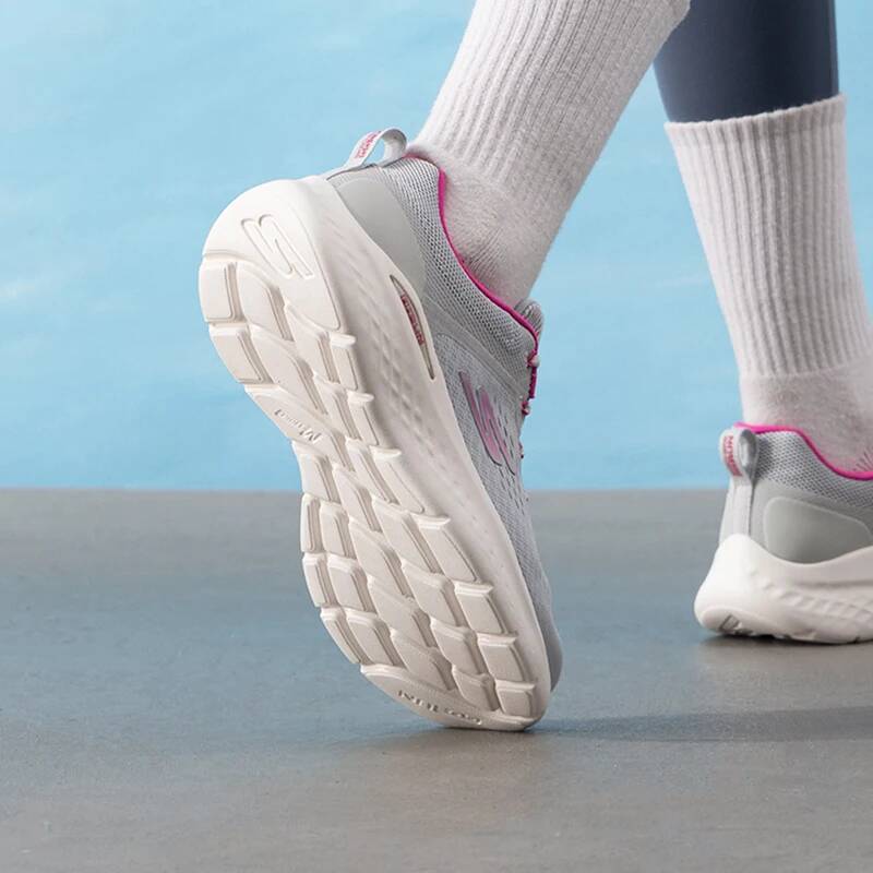 Sepatu Lari Wanita Baru Skeche - Women'S Shoes New Balance ulasan dan harga